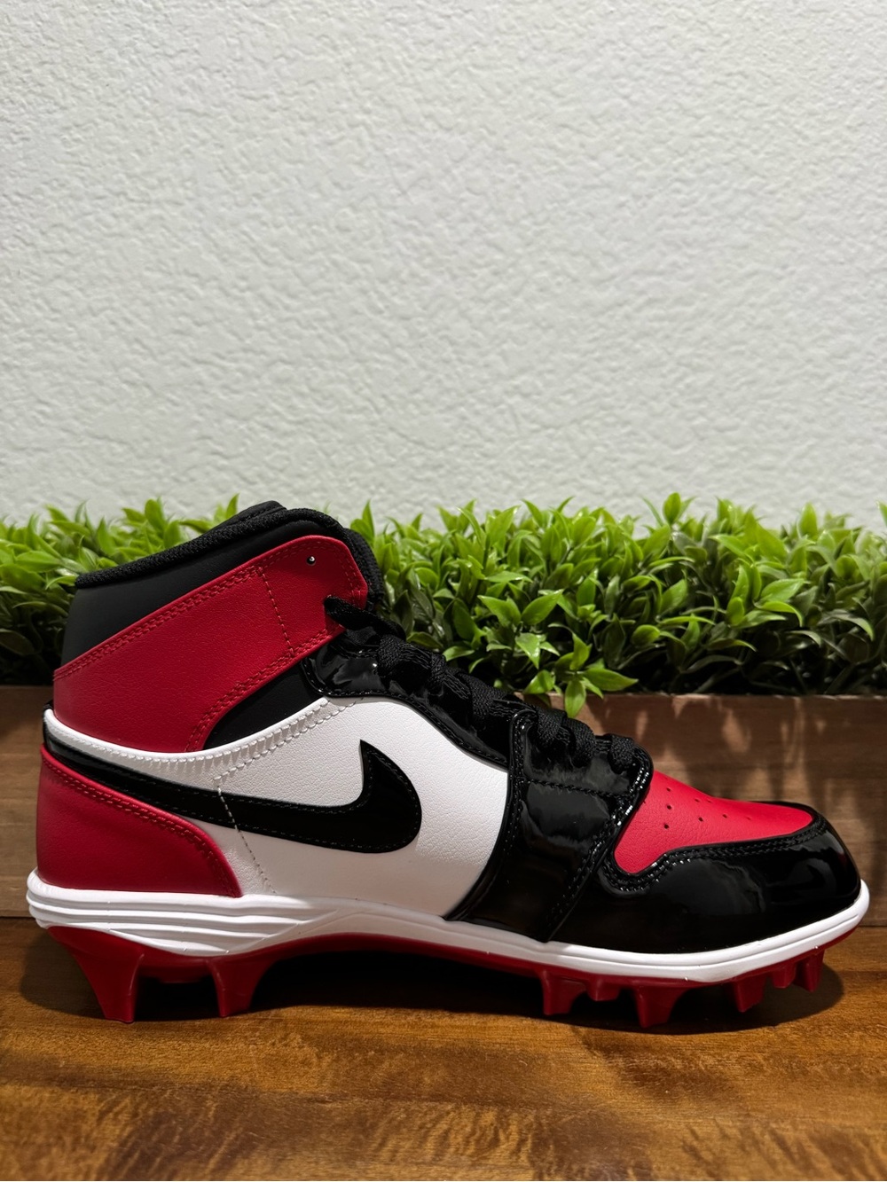Nike Air Jordan 1 Mid TD Bred Toe Football Cleats FJ6805-601 Men’s Size 10.5 - Picture 7 of 11